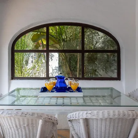 Вилла Hibiscus By Sun & Sea Homes Кальпе