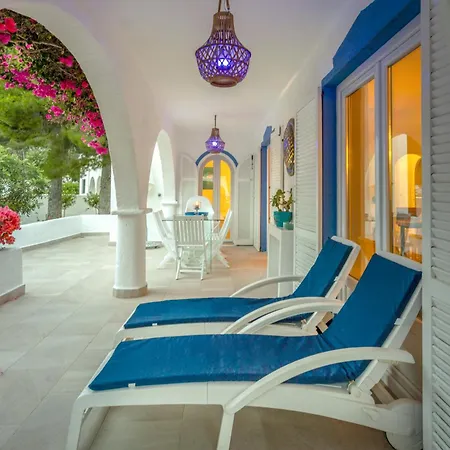 Hibiscus By Sun & Sea Homes *