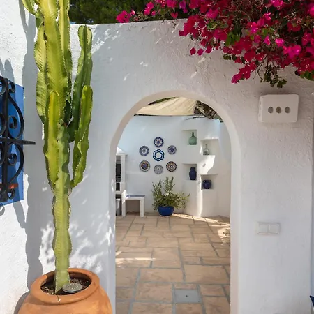 Hibiscus By Sun & Sea Homes Βίλα Κάλπε